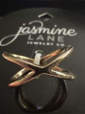 NWT Jasmine Lane Gold X Criss-Cross Ring Size 7 Fun Trendy Fashion Jewelry